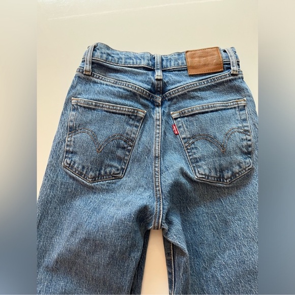 Levi’s Premium Ribcage Straight Ankle Jeans Size 25 Medium Wash - Picture 5 of 14